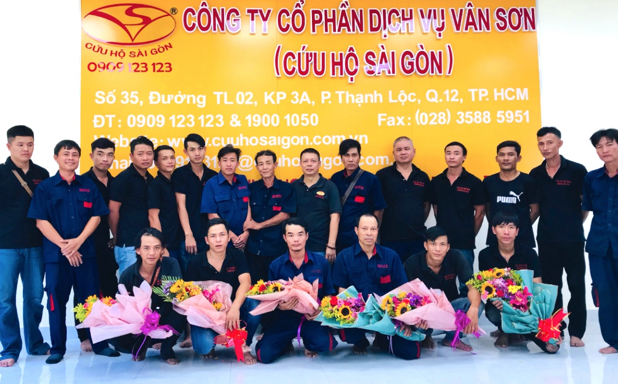 Toàn thể nhân viên cứu hộ sài gòn 